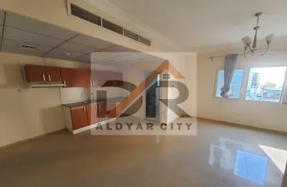 Apartment - 1 Bathroom for rent in Al Rashidiya Towers - Al Rashidiya - Ajman Downtown - Ajman