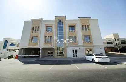 Apartment - 2 Bedrooms - 2 Bathrooms for rent in Shareat Al Mutaredh - Al Mutarad - Al Ain