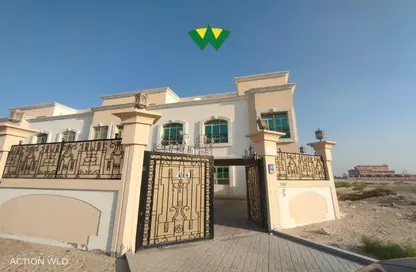 Villa - 4 Bedrooms - 6 Bathrooms for rent in Shakhbout City - Abu Dhabi