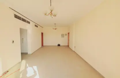 Apartment - 2 Bedrooms - 2 Bathrooms for rent in Muwailih Building - Muwaileh - Sharjah