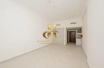 Apartment - 1 Bathroom for rent in Plaza Residences 2 - Plaza Residences - Jumeirah Village Circle - Dubai