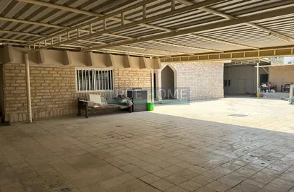 Villa - 7+ Bedrooms - 7+ Bathrooms for sale in Al Azra - Al Riqqa - Sharjah