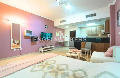 Apartment - 1 Bathroom for rent in Burj Al Nujoom - Downtown Dubai - Dubai