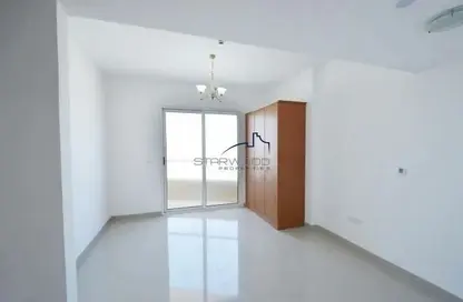 Apartment - 1 Bathroom for rent in Lakeside Tower C - Lakeside Residence - Dubai Production City (IMPZ) - Dubai