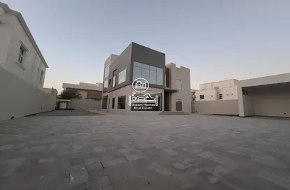 Villa - 5 Bedrooms - 6 Bathrooms for rent in Madinat Al Riyad - Abu Dhabi