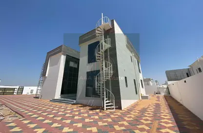 Villa - 5 Bedrooms - 7 Bathrooms for rent in Wadi Alshabak - Dubai