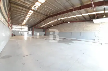 Warehouse - Studio for rent in Phase 1 - Dubai Investment Park (DIP) - Dubai