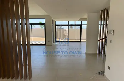 Villa - 4 Bedrooms - 5 Bathrooms for rent in West Yas - Yas Island - Abu Dhabi