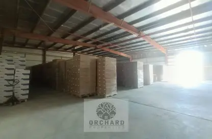 Warehouse - Studio - 1 Bathroom for rent in Al Sajaa - Sharjah