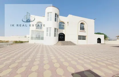 Villa - 5 Bedrooms - 6 Bathrooms for rent in Al Suyoh - Sharjah