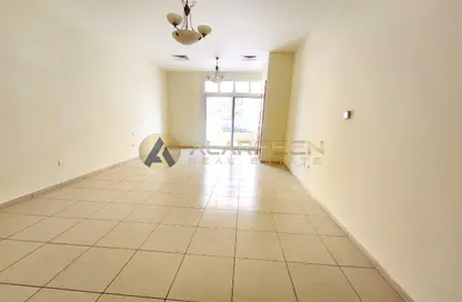 Apartment - 1 Bathroom for rent in Rose 2 - Emirates Gardens 1 - Jumeirah Village Circle - Dubai