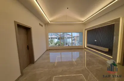 Villa - 4 Bedrooms - 5 Bathrooms for rent in Umm Suqeim 1 - Umm Suqeim - Dubai