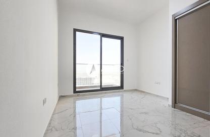 Apartment - 1 Bathroom for rent in Golden Dream Tower 1 - Jumeirah Village Circle - Dubai