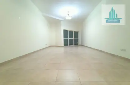 Apartment - 2 Bedrooms - 3 Bathrooms for rent in Owaida Tower - Airport Road - Abu Dhabi