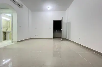 Apartment - 1 Bathroom for rent in Muroor Area - Abu Dhabi