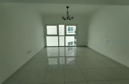 Apartment - 1 Bedroom - 2 Bathrooms for rent in Jumeirah Apartments - Jumeirah 1 - Jumeirah - Dubai