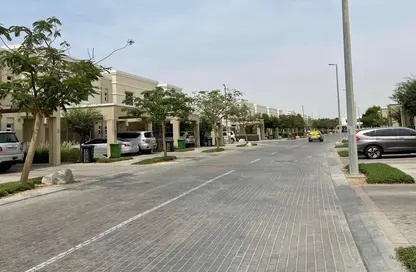 Townhouse - 2 Bedrooms - 4 Bathrooms for rent in Liwa Village Villas - Liwa Village - Al Ghadeer - Abu Dhabi