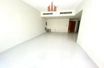 Apartment - 3 Bedrooms - 4 Bathrooms for rent in Muwaileh 29 Building - Muwaileh - Sharjah