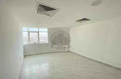 Apartment - 1 Bathroom for rent in RAK Tower - Al Seer - Ras Al Khaimah