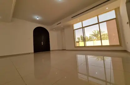 Apartment - 1 Bathroom for rent in Complex 8 - Khalifa City - Abu Dhabi