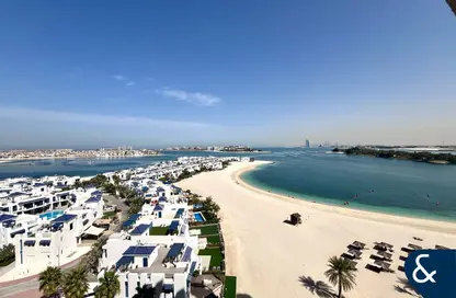 Apartment - 1 Bedroom - 2 Bathrooms for rent in Al Khudrawi - Shoreline Apartments - Palm Jumeirah - Dubai