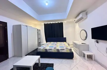 Apartment - 1 Bathroom for rent in Villa Compound - Khalifa City - Abu Dhabi