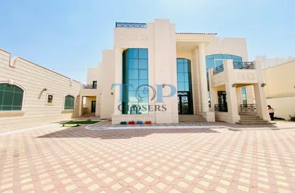 Villa - 5 Bedrooms for rent in Khaldiya - Al Ain