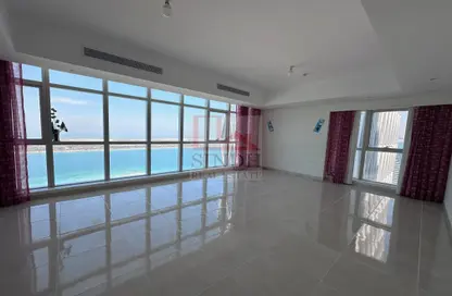 Apartment - 3 Bedrooms - 4 Bathrooms for rent in Wave tower - Corniche Road - Abu Dhabi