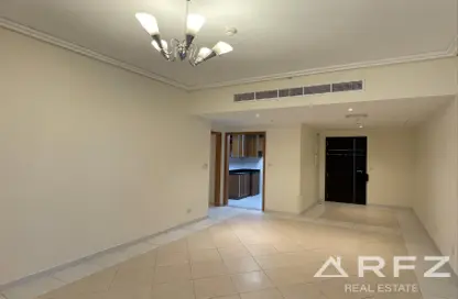 Apartment - 3 Bedrooms - 3 Bathrooms for rent in 21st Century Tower - Sheikh Zayed Road - Dubai