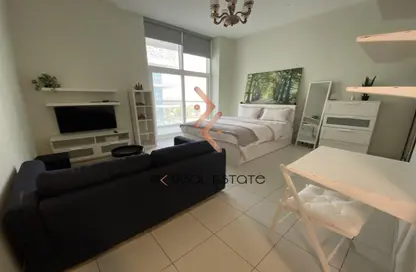 Apartment - 1 Bathroom for rent in Dubai Studio City - Dubai