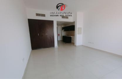 Apartment - 1 Bathroom for rent in Al Warsan 4 - Al Warsan - Dubai