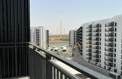 Apartment - 1 Bathroom for rent in Waters Edge - Yas Island - Abu Dhabi