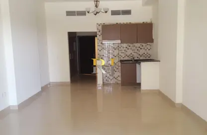 Apartment - 1 Bathroom for rent in 4Direction Residence 1 - Dubai Residence Complex - Dubai