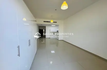 Apartment - 1 Bathroom for rent in Madison Residences - Majan - Dubai Land - Dubai