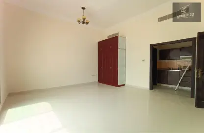 Apartment - 1 Bathroom for rent in Mohammed Villas 24 - Mohamed Bin Zayed City - Abu Dhabi