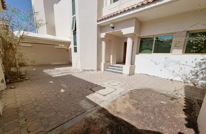 Villa - 4 Bedrooms - 5 Bathrooms for rent in Al Dafeinah - Asharej - Al Ain