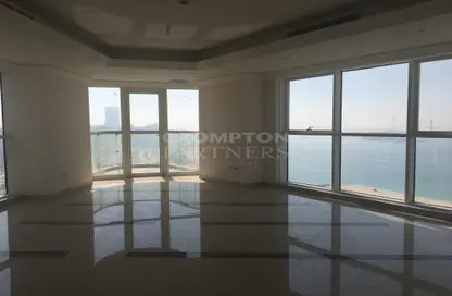 Apartment - 5 Bedrooms - 6 Bathrooms for rent in Wave tower - Corniche Road - Abu Dhabi