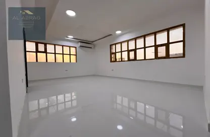 Apartment - 1 Bathroom for rent in Al Bateen Villas - Al Bateen - Abu Dhabi