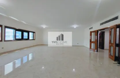 Apartment - 4 Bedrooms - 5 Bathrooms for rent in East Corniche road - Hamdan Street - Abu Dhabi