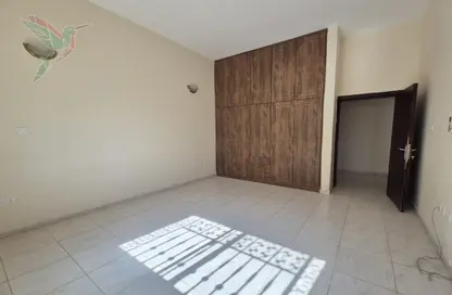 Apartment - 2 Bedrooms - 3 Bathrooms for rent in Al Dafeinah - Asharej - Al Ain