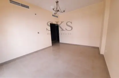 صورة لـ غرفة فارغة شقة - غرفة نوم - 1 حمام للايجار في مركز ياس للأعمال - البرشاء 1 - البرشاء - دبي ، صورة رقم 1