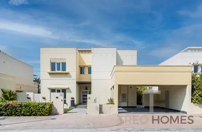 Villa - 5 Bedrooms - 5 Bathrooms for rent in Meadows 9 - Meadows - Dubai