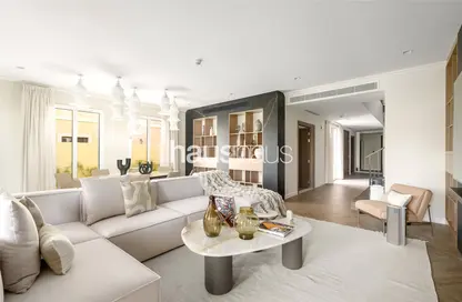 Townhouse - 4 Bedrooms - 6 Bathrooms for sale in Sur La Mer - La Mer - Jumeirah - Dubai