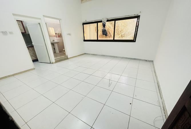 Villa for Rent in Al Falah Tower: STUDIOS/OPPOSITE BURJEEL HOSPITAL ...