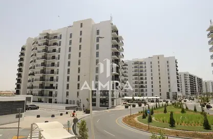 Apartment - 3 Bedrooms - 4 Bathrooms for sale in Waters Edge - Yas Island - Abu Dhabi