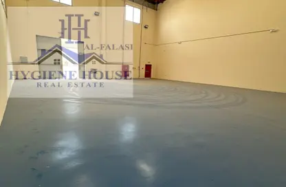 Warehouse - Studio - 1 Bathroom for rent in Umm Al Thuoob - Umm Al Quwain