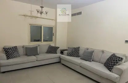 Apartment - 2 Bedrooms - 1 Bathroom for rent in Al Khan - Sharjah