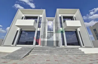 Villa - 5 Bedrooms - 6 Bathrooms for rent in Al Aweer 1 - Al Aweer - Dubai