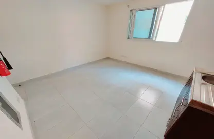 Apartment - 1 Bathroom for rent in Muwailih Building - Muwaileh - Sharjah