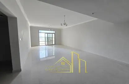 Apartment - 2 Bedrooms - 3 Bathrooms for rent in Al Khan Corniche - Al Khan - Sharjah